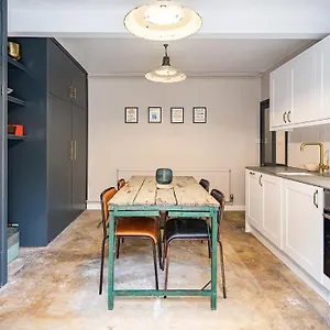 Apartment Stunning Basement Flat In Central Location Bath